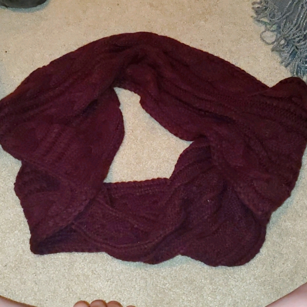 Maroon scarf